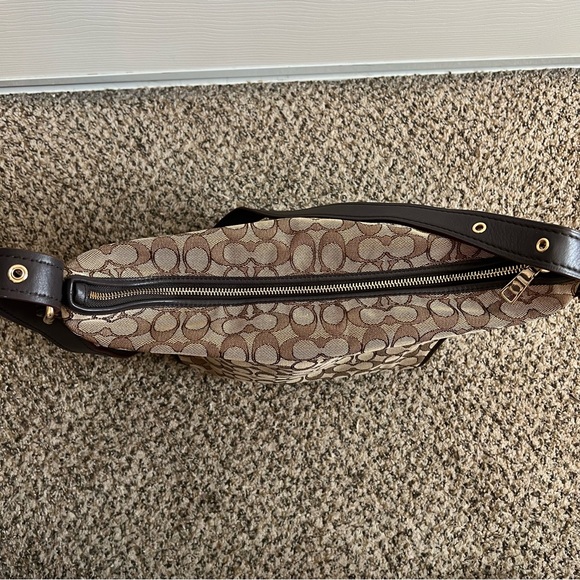 Coach - Signature Jacquard Dufflette - Khaki/Brown/Light Gold - Picture 6 of 15